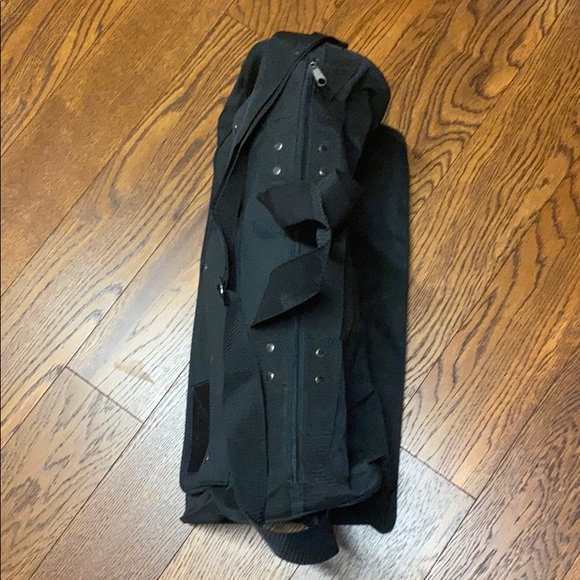 NWOT Rocawear duffle bag - Picture 5 of 7